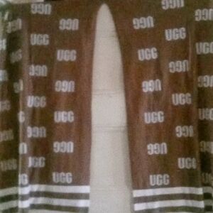 UGG white/chestnut ruana wrap